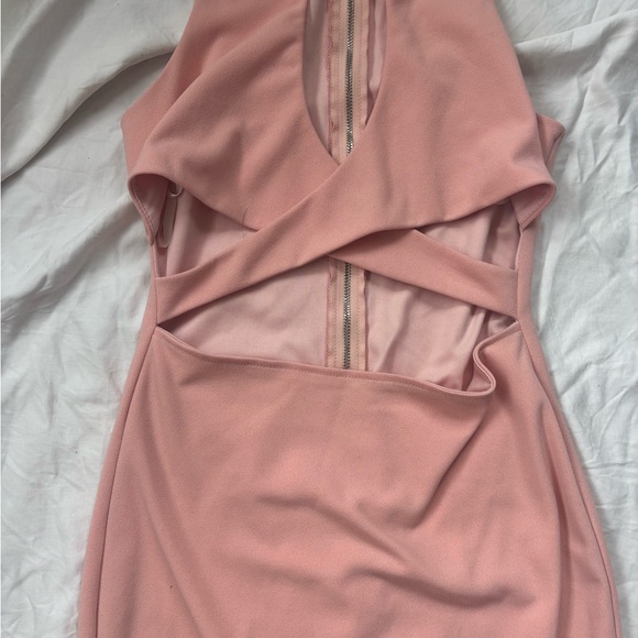 Blush pink cutout mini dress with zipper back - Picture 2 of 4